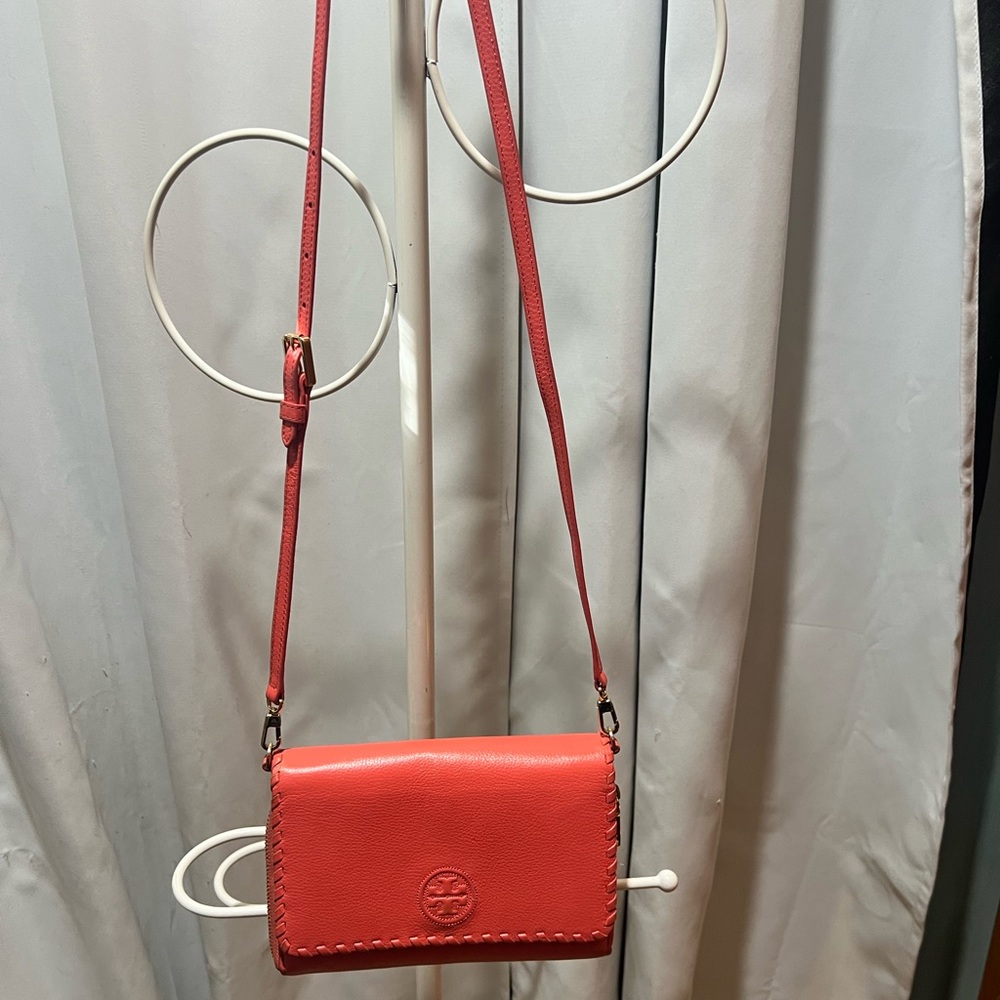Tory Burch Coral Leather Crossbody Bag - Picture 2 of 16